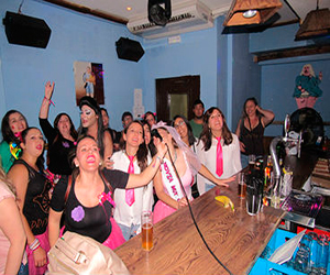 Sesion karaoke bachelorette party denia